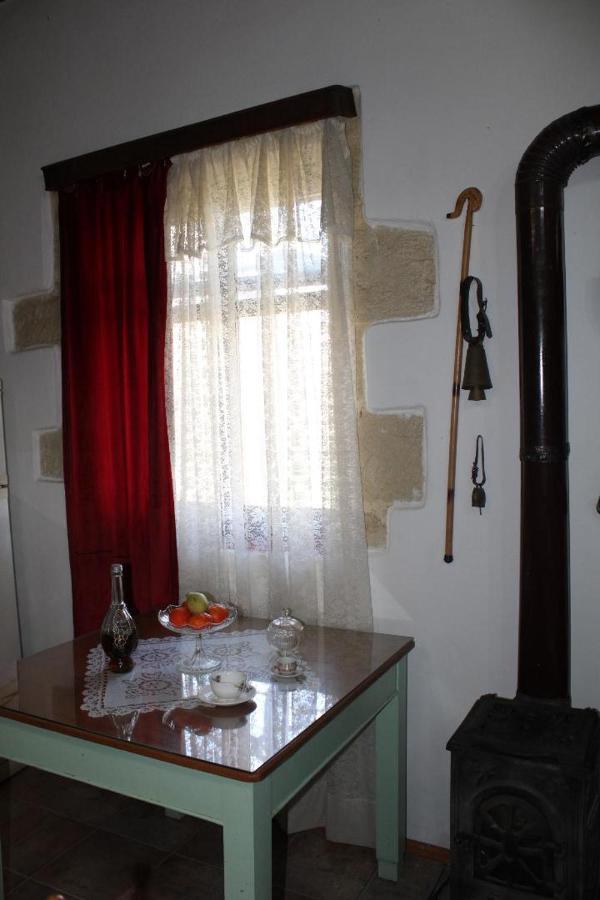 Traditional House Maria Azoyiras Экстерьер фото